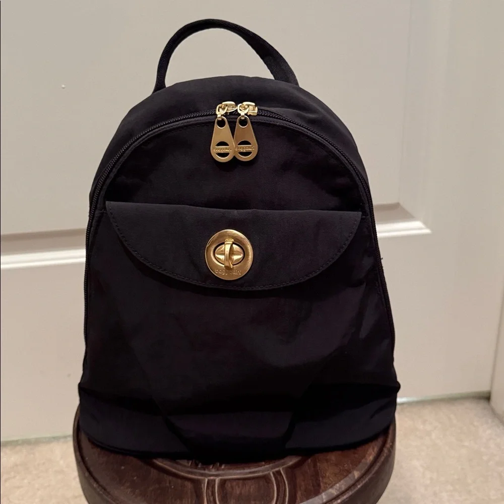 Bagallini Dallas Convertible Multifunction Backpack - Picture 1 of 15